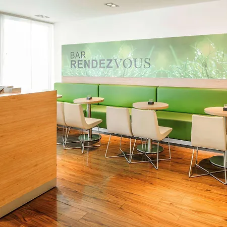 מלון Ibis Messe 2*