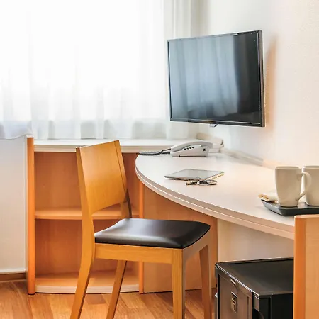 Ibis Messe Szálloda 2*