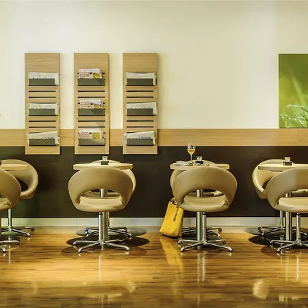 מלון Ibis Messe 2*